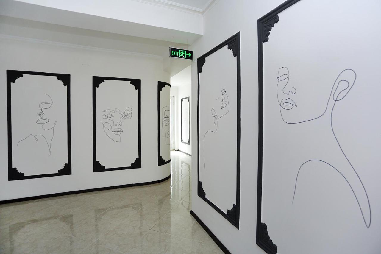 The One Boutique Hotel Tbilisi Exterior foto
