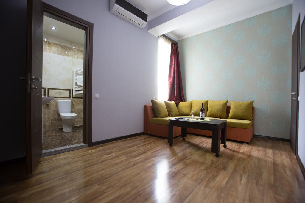 The One Boutique Hotel Tbilisi Exterior foto