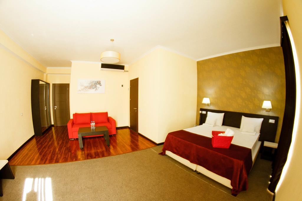 The One Boutique Hotel Tbilisi Exterior foto
